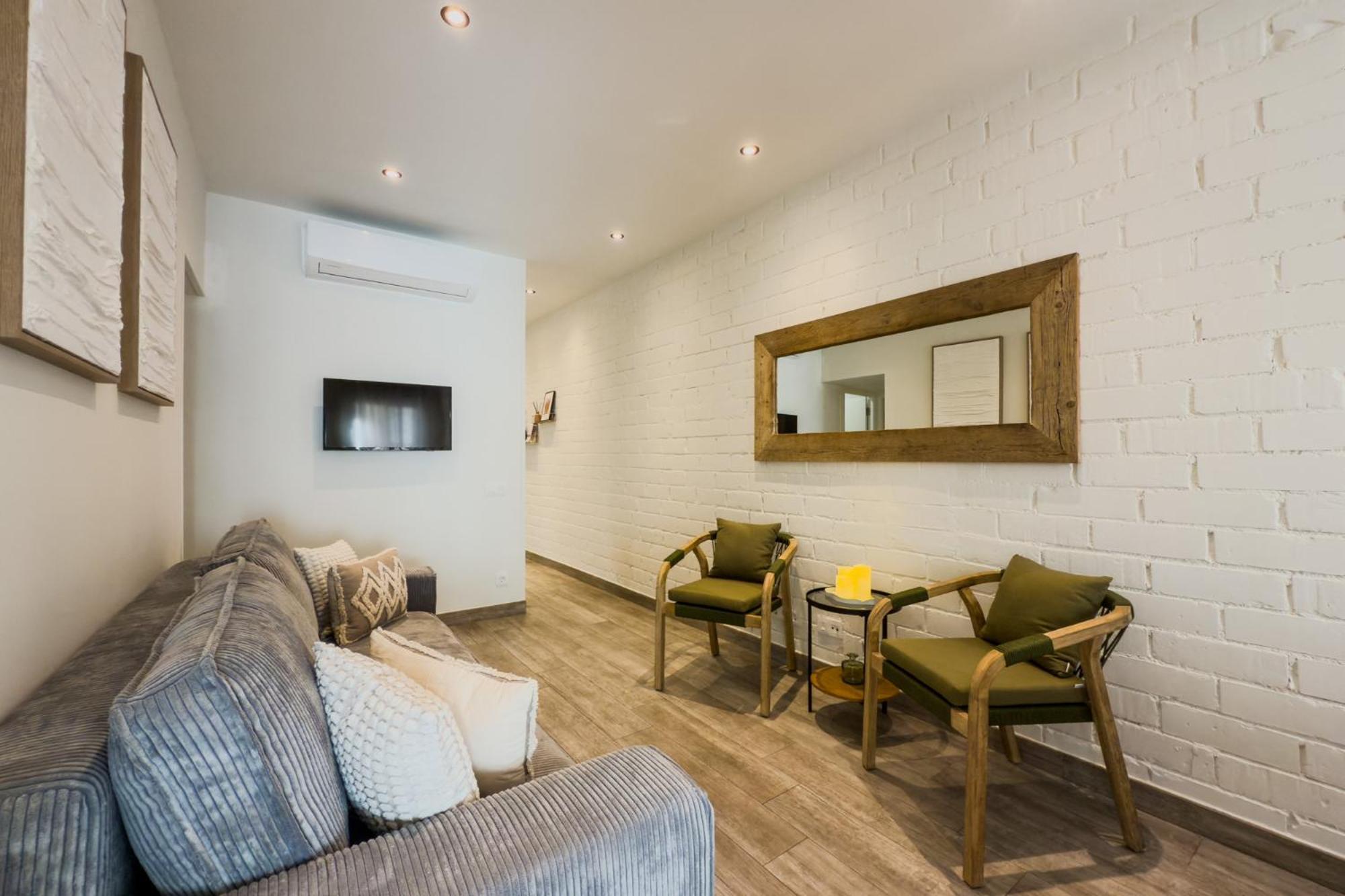 Novus Homes Barcelona Santa Eulalia Оспиталет-де-Льобрегат Экстерьер фото